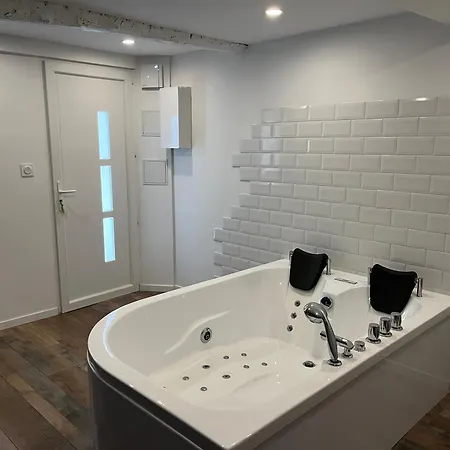 Suite Romantique Love Nid 83 La Farlede Exterior photo